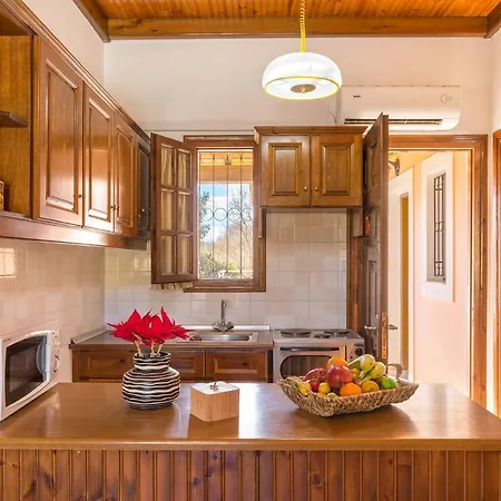 Nikos Pool House & 3* Sidárion