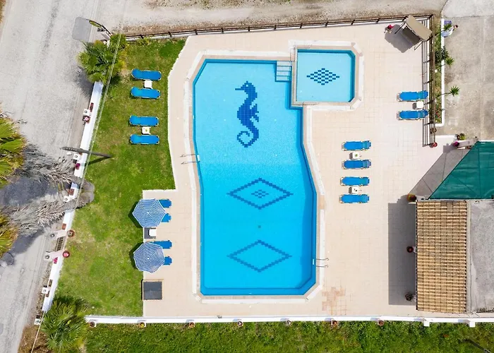 Nikos Pool House & Sidárion