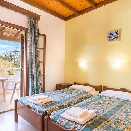 Nikos Pool - Ground Floor Hotel 3*