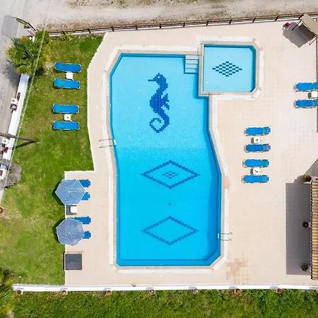 Nikos Pool House & Sidárion